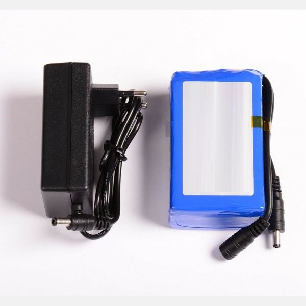 Batteria per microspie e sistemi di spionaggio in genere